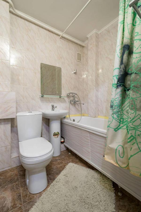 Apartment Nadezhda At Zheltoskan 77/79 Almaty Luaran gambar